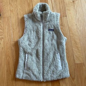 Patagonia fuzzy vest. Color tan. Size medium.